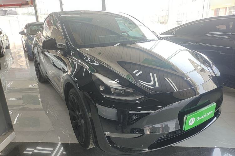 Used Tesla Model Y 2021 Long-Range All-Wheel-Drive Version 3D7 Front Right 45 Deg