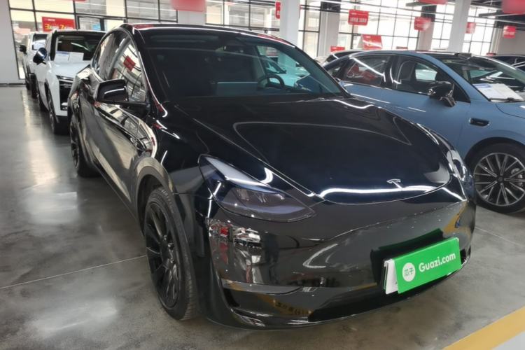 Used Tesla Model Y 2021 Standard Range Rear-Wheel Drive Version Front Right 45 Deg