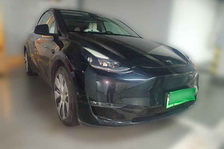 Used Tesla Model Y 2021 Standard Range Rear-Wheel Drive Version Front Right 45 Deg