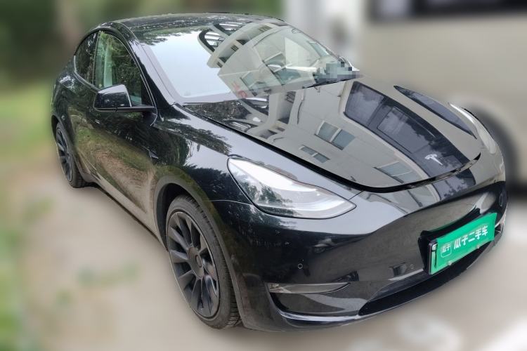Used Tesla Model Y 2021 Standard Range Rear-Wheel Drive Version Front Right 45 Deg