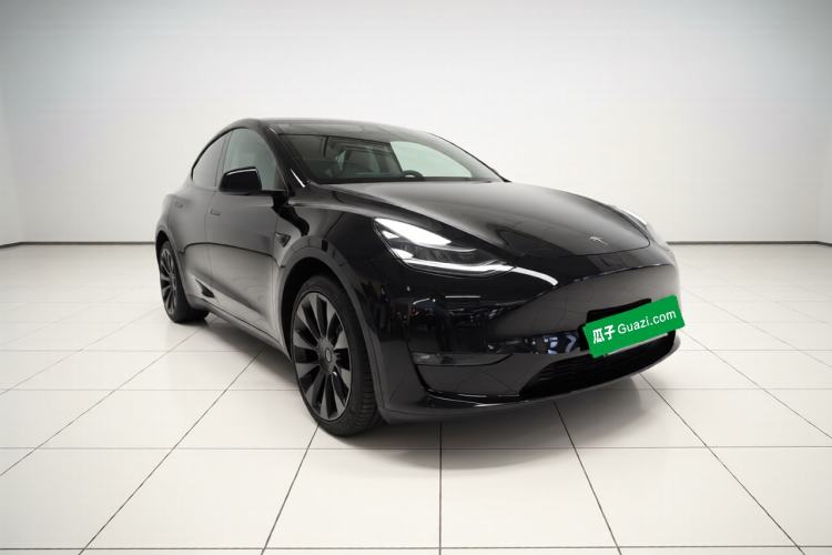 Used Tesla Model Y 2021 Long-Range All-Wheel-Drive Version Front Right 45 Deg