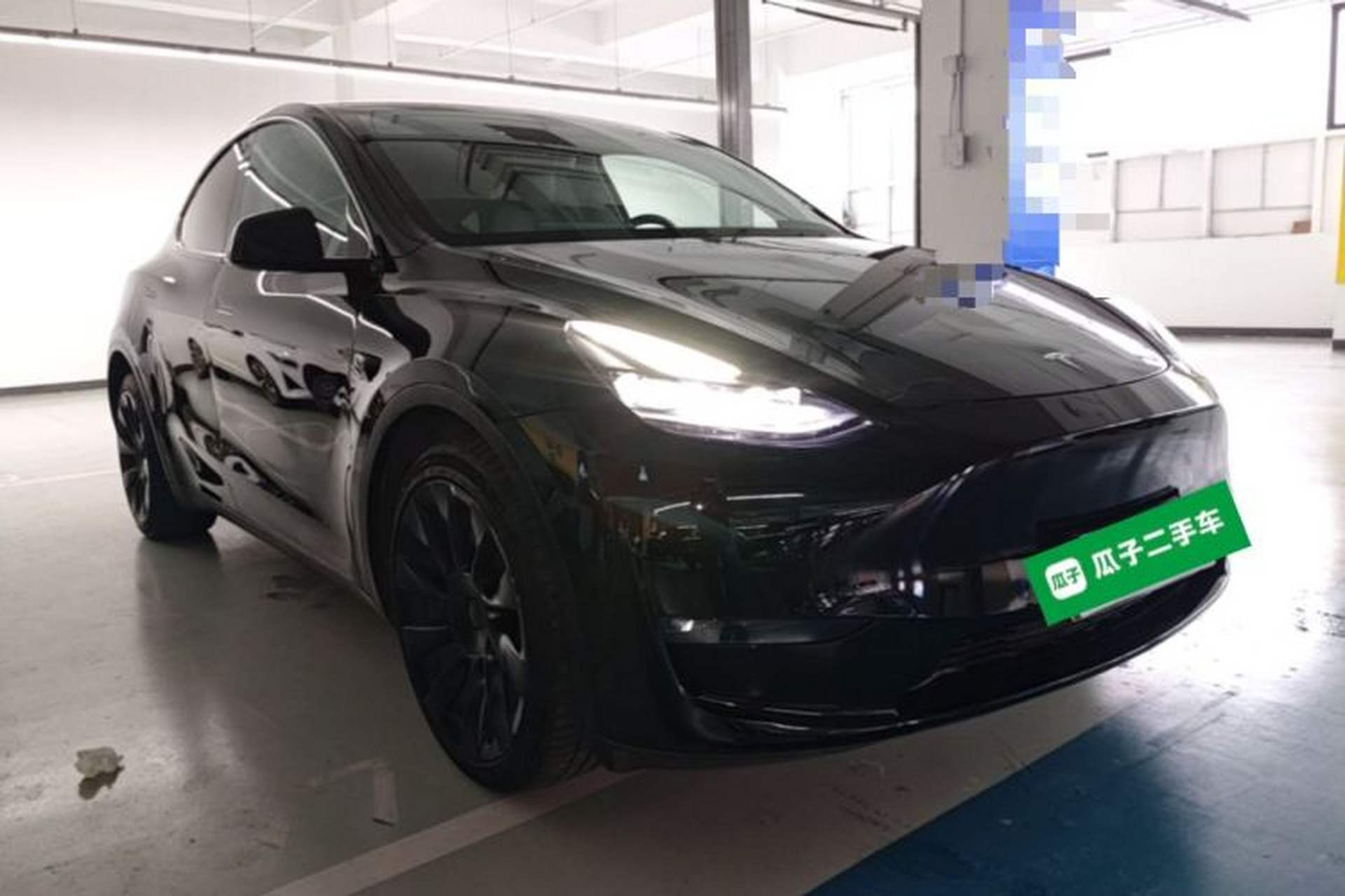 Used Tesla Model Y 2021 Long-Range All-Wheel-Drive Version Front Right 45 Deg