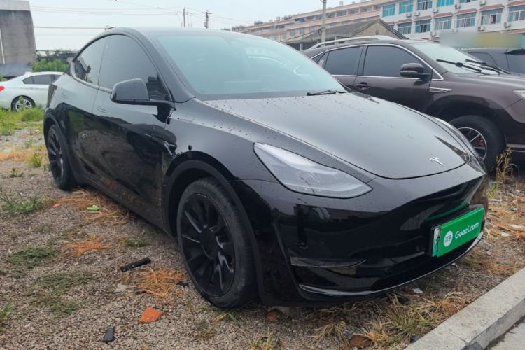 Used Tesla Model Y 2021 Standard Range Rear-Wheel Drive Version Front Right 45 Deg