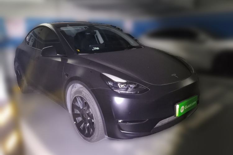 Used Tesla Model Y 2021 Long-Range All-Wheel-Drive Version Front Right 45 Deg