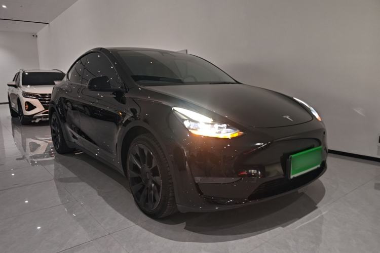 Used Tesla Model Y 2021 Standard Range Rear-Wheel Drive Version Front Right 45 Deg