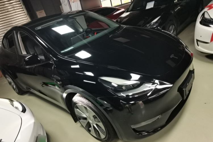 Used Tesla Model Y 2021 Long-Range All-Wheel-Drive Version 3D7 Front Right 45 Deg