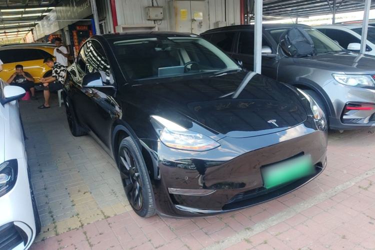 Used Tesla Model Y 2021 Revised Version 2 Long-Range All-Wheel-Drive Edition Front Right 45 Deg