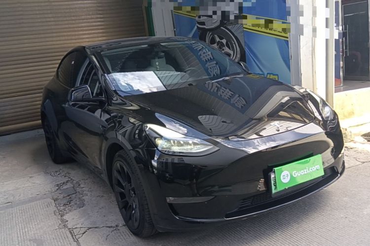 Used Tesla Model Y 2021 Long-Range All-Wheel-Drive Version 3D7 Front Right 45 Deg