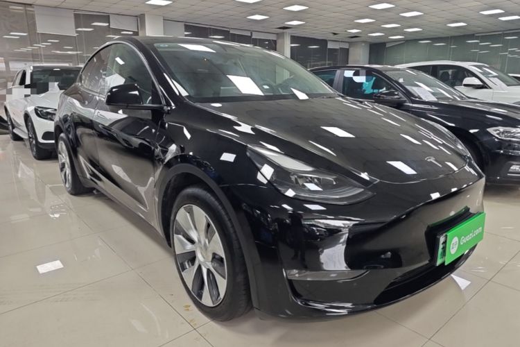 Used Tesla Model Y 2021 Long-Range All-Wheel-Drive Version 3D7 Front Right 45 Deg
