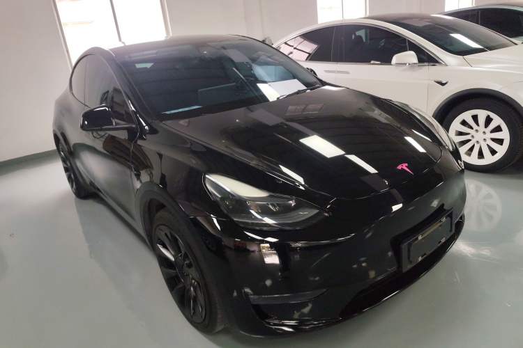 Used Tesla Model Y 2021 Standard Range Rear-Wheel Drive Version Front Right 45 Deg