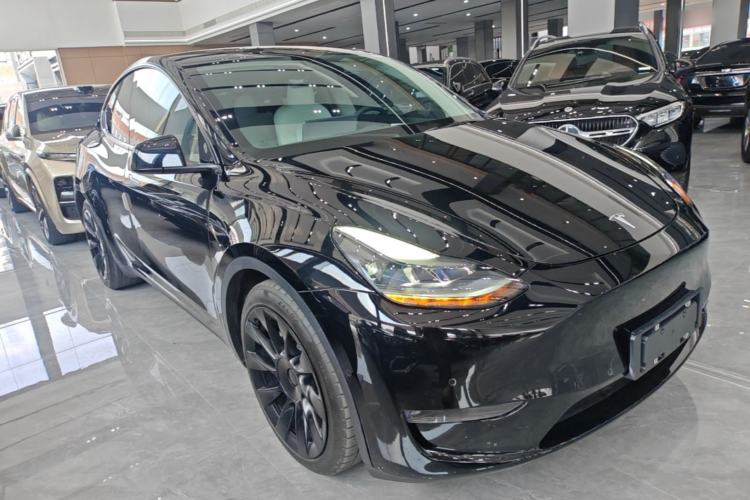 Used Tesla Model Y 2021 Long-Range All-Wheel-Drive Version 3D7 Front Right 45 Deg