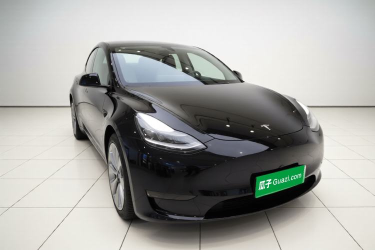Used Tesla Model Y 2021 Standard Range Rear-Wheel Drive Version Front Right 45 Deg