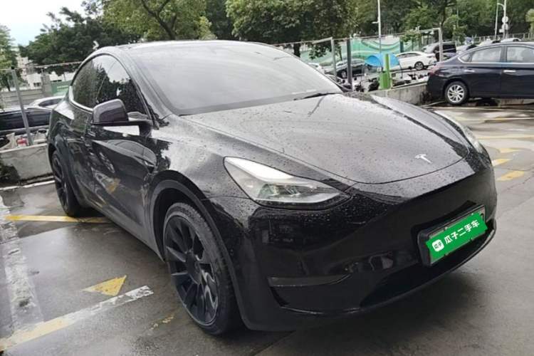 Used Tesla Model Y 2021 Standard Range Rear-Wheel Drive Version Front Right 45 Deg