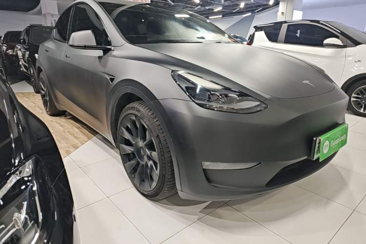 Used Tesla Model Y 2021 Standard Range Rear-Wheel Drive Version Front Right 45 Deg