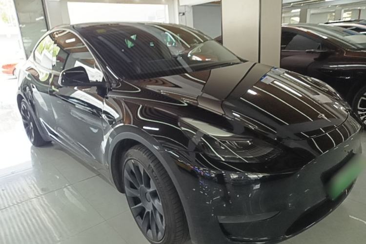 Used Tesla Model Y 2021 Standard Range Rear-Wheel Drive Version Front Right 45 Deg