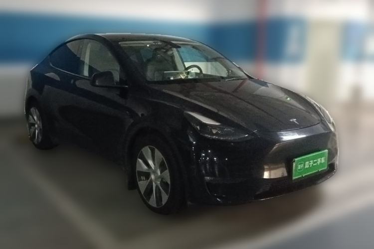 Used Tesla Model Y 2021 Standard Range Rear-Wheel Drive Version Front Right 45 Deg