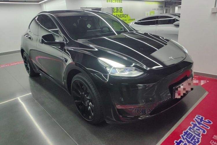 Used Tesla Model Y 2021 Standard Range Rear-Wheel Drive Version Front Right 45 Deg