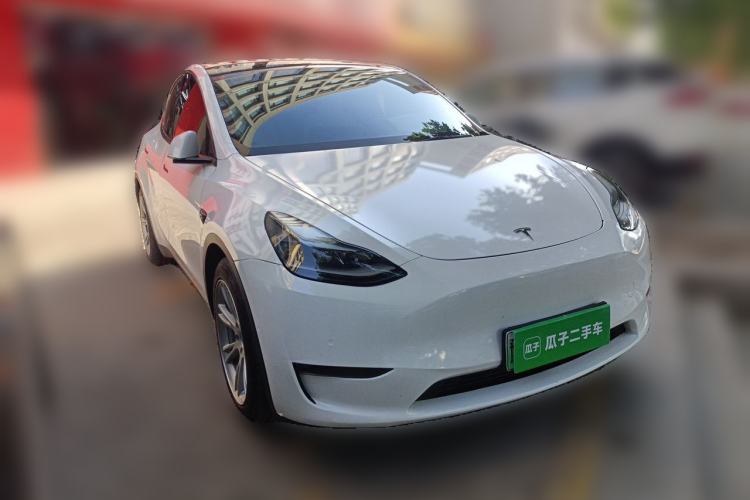 Used Tesla Model Y 2021 Standard Range Rear-Wheel Drive Version Front Right 45 Deg