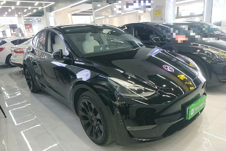 Used Tesla Model Y 2021 Long-Range All-Wheel-Drive Version 3D7 Front Right 45 Deg