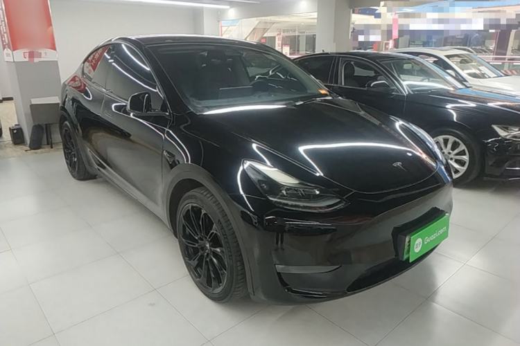 Used Tesla Model Y 2021 Standard Range Rear-Wheel Drive Version Front Right 45 Deg