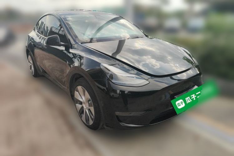 Used Tesla Model Y 2021 Standard Range Rear-Wheel Drive Version Front Right 45 Deg