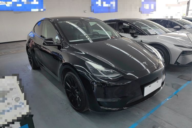 Used Tesla Model Y 2021 Standard Range Rear-Wheel Drive Version Front Right 45 Deg