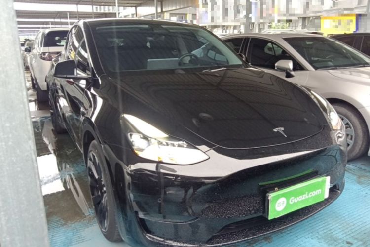 Used Tesla Model Y 2021 Standard Range Rear-Wheel Drive Version Front Right 45 Deg