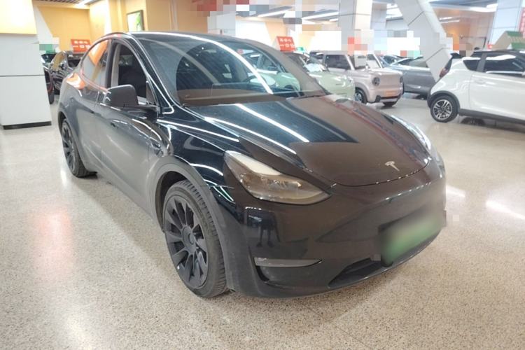 Used Tesla Model Y 2021 Long-Range All-Wheel-Drive Version Front Right 45 Deg