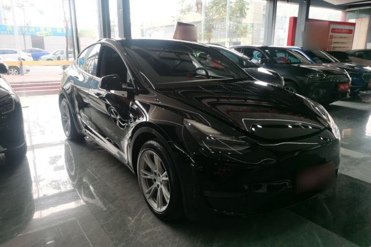 Used Tesla Model Y 2021 Standard Range Rear-Wheel Drive Version Front Right 45 Deg