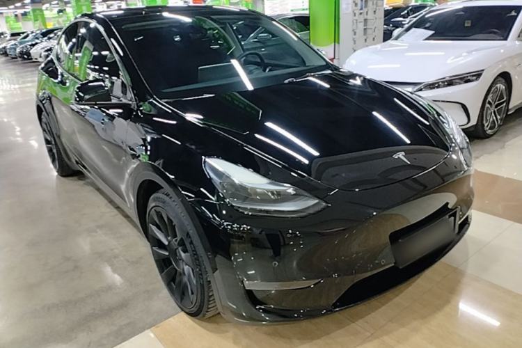 Used Tesla Model Y 2021 Standard Range Rear-Wheel Drive Version Front Right 45 Deg