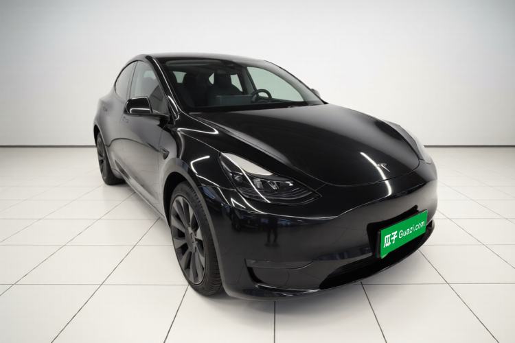 Used Tesla Model Y 2021 Standard Range Rear-Wheel Drive Version Front Right 45 Deg