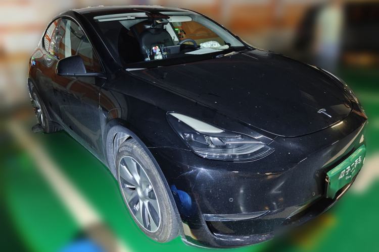 Used Tesla Model Y 2021 Long-Range All-Wheel-Drive Version Front Right 45 Deg