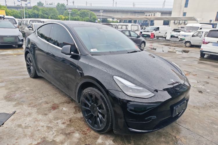 Used Tesla Model Y 2021 Standard Range Rear-Wheel Drive Version Front Right 45 Deg