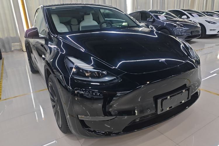 Used Tesla Model Y 2021 Standard Range Rear-Wheel Drive Version Front Right 45 Deg