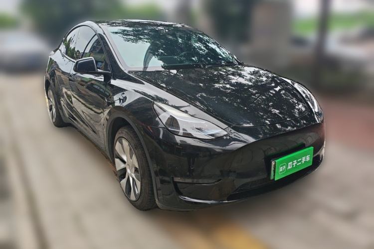 Used Tesla Model Y 2021 Long-Range All-Wheel-Drive Version Front Right 45 Deg