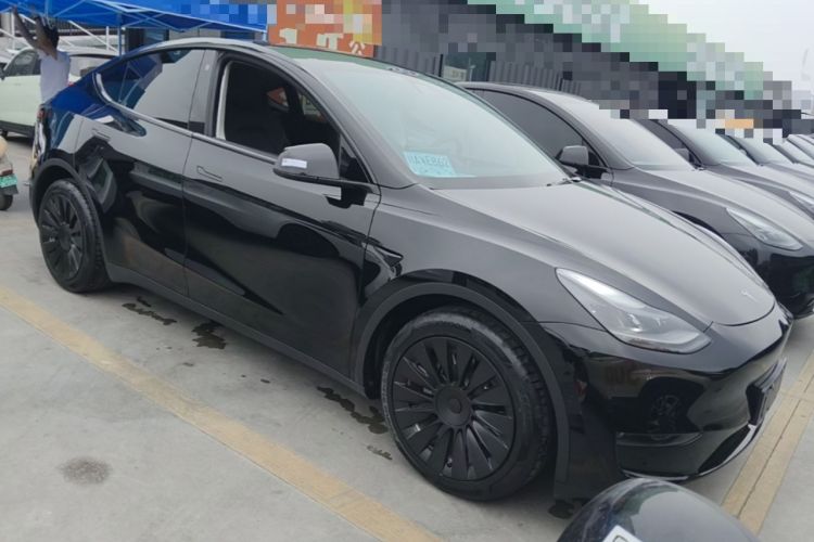 Used Tesla Model Y 2021 Long-Range All-Wheel-Drive Version 3D7 Front Right 45 Deg