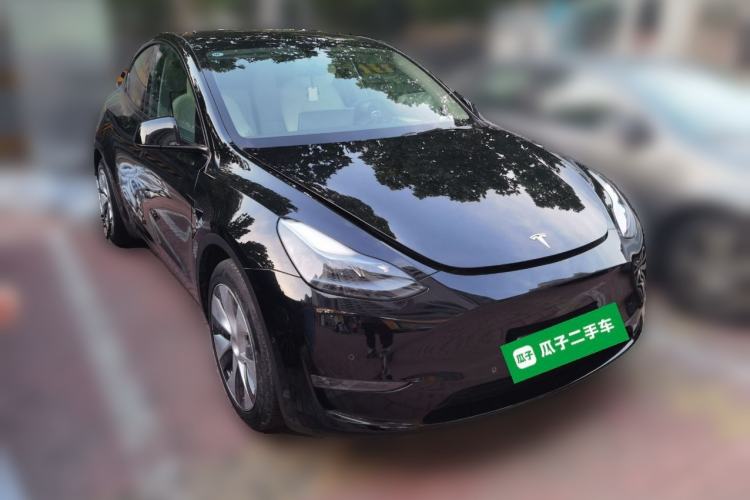 Used Tesla Model Y 2021 Standard Range Rear-Wheel Drive Version Front Right 45 Deg