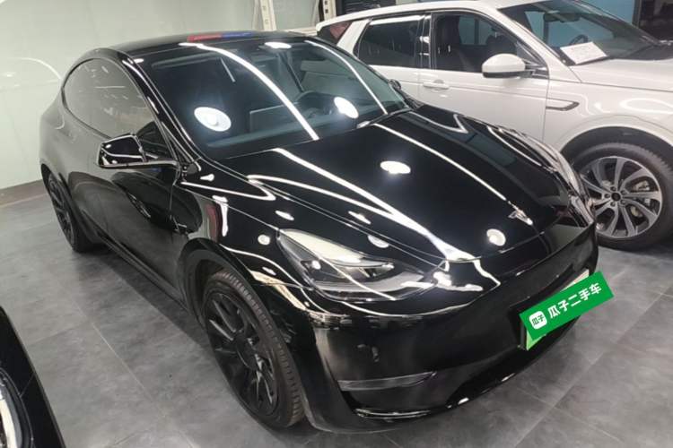 Used Tesla Model Y 2021 Standard Range Rear-Wheel Drive Version Front Right 45 Deg