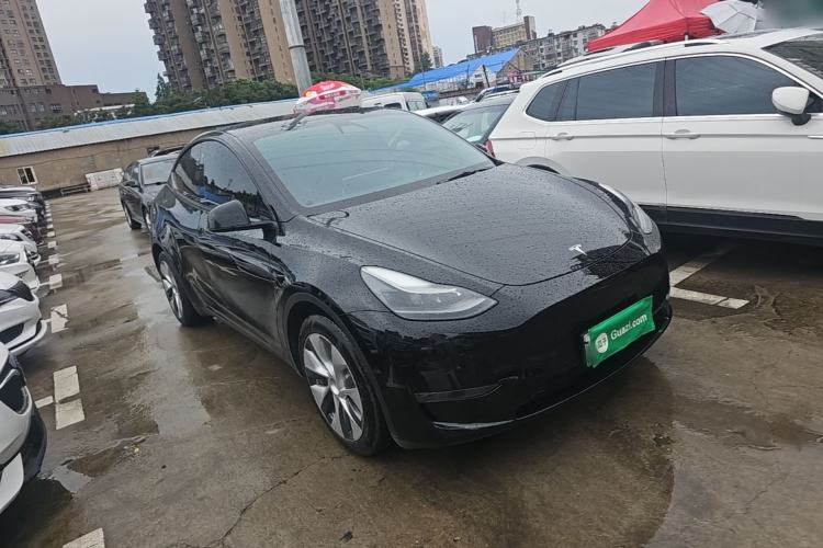 Used Tesla Model Y 2021 Standard Range Rear-Wheel Drive Version Front Right 45 Deg