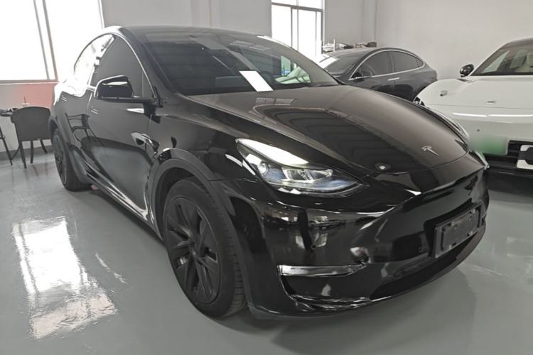 Used Tesla Model Y 2021 Long-Range All-Wheel-Drive Version Front Right 45 Deg