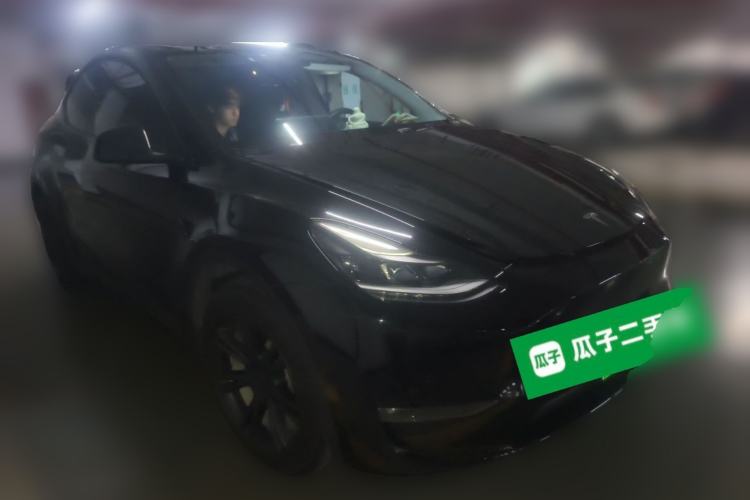 Used Tesla Model Y 2021 Standard Range Rear-Wheel Drive Version Front Right 45 Deg