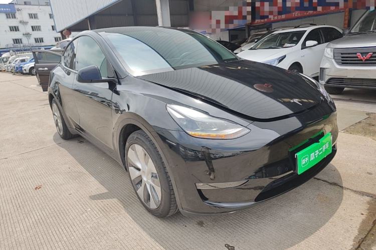 Used Tesla Model Y 2021 Standard Range Rear-Wheel Drive Version Front Right 45 Deg