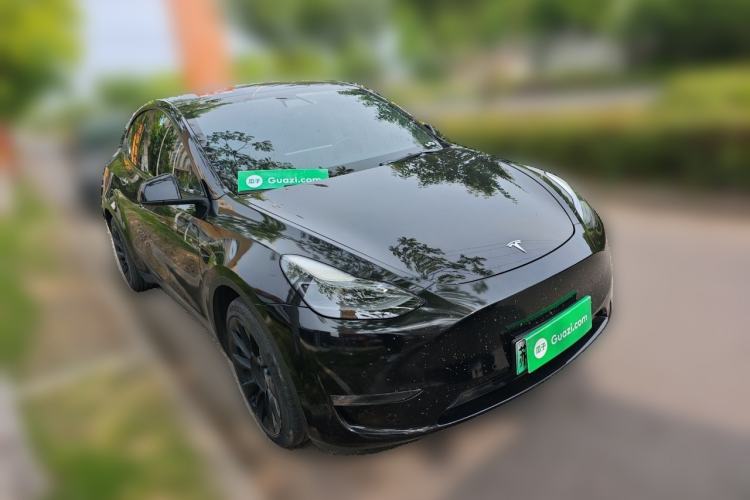 Used Tesla Model Y 2021 Standard Range Rear-Wheel Drive Version Front Right 45 Deg