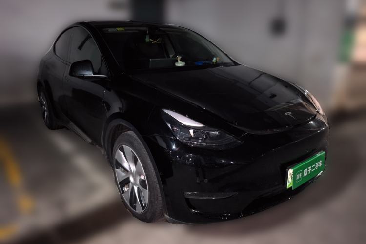 Used Tesla Model Y 2021 Standard Range Rear-Wheel Drive Version Front Right 45 Deg