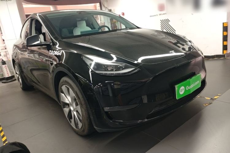 Used Tesla Model Y 2021 Standard Range Rear-Wheel Drive Version Front Right 45 Deg