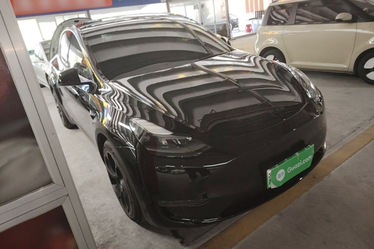 Used Tesla Model Y 2021 Standard Range Rear-Wheel Drive Version Front Right 45 Deg