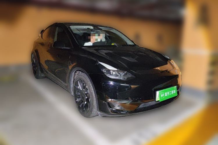 Used Tesla Model Y 2021 Long-Range All-Wheel-Drive Version 3D7 Front Right 45 Deg