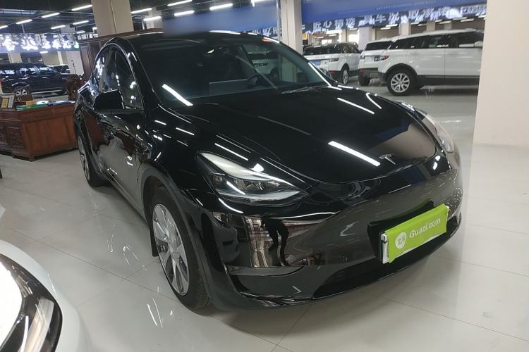 Used Tesla Model Y 2021 Standard Range Rear-Wheel Drive Version Front Right 45 Deg