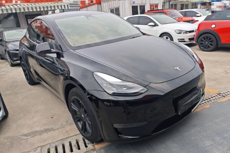 Used Tesla Model Y 2021 Standard Range Rear-Wheel Drive Version Front Right 45 Deg