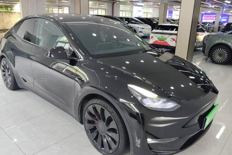 Used Tesla Model Y 2021 Performance High-Performance All-Wheel-Drive Version Front Right 45 Deg